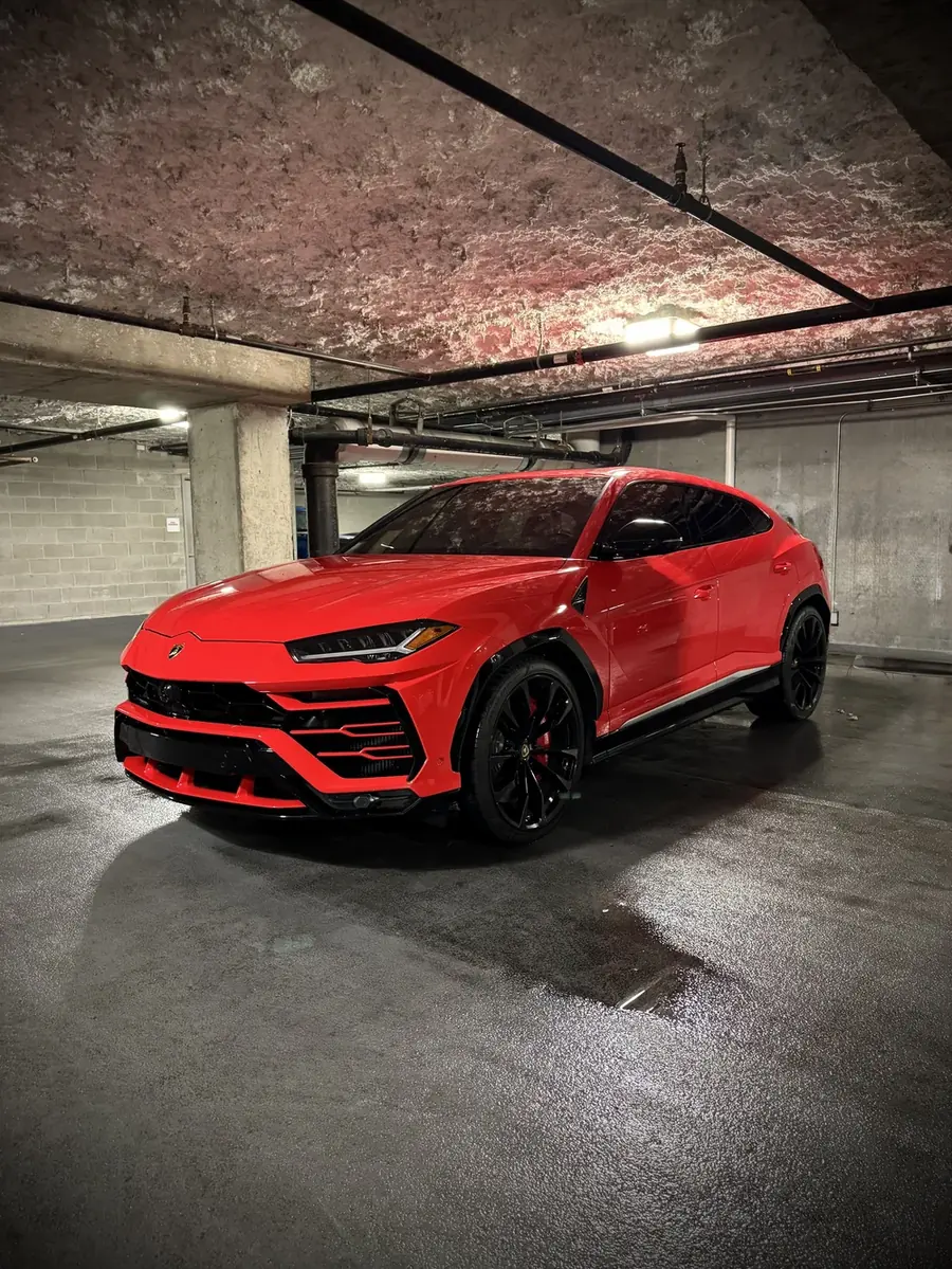 Valenci Supercars 2022 Lamborghini Urus Rosso rental Chicago